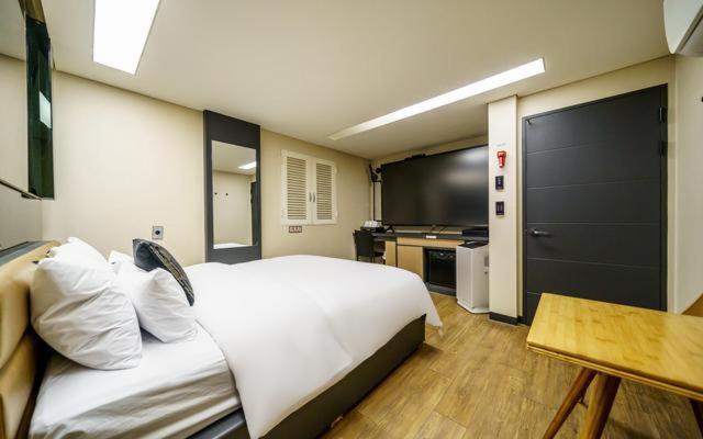 Bulgwang 3s Hotel *